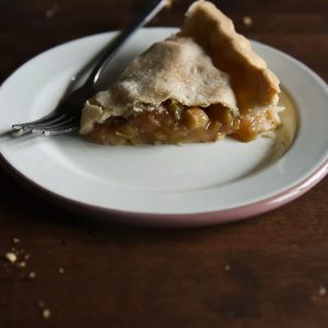 rhubarb pie featured image