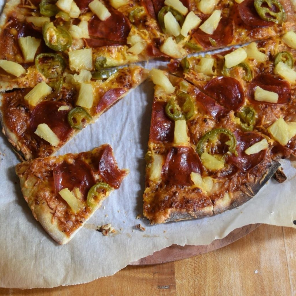jalapeno-pineapple-pepperoni-pizze-feautured image