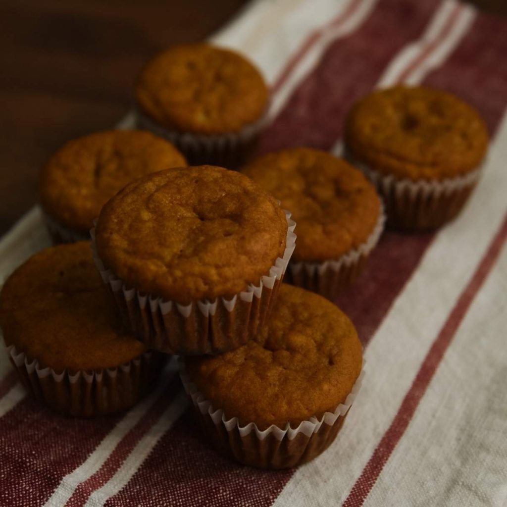 honey sweetened pumpkin muffins featured image