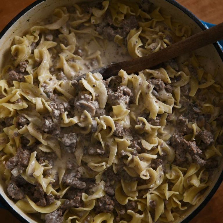 Stovetop beef stroganoff | ready in 30 min!