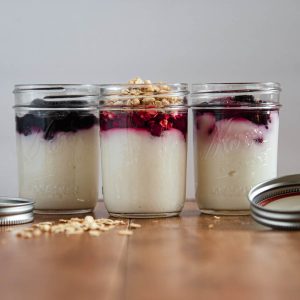 meal prep yogurt cups featured image