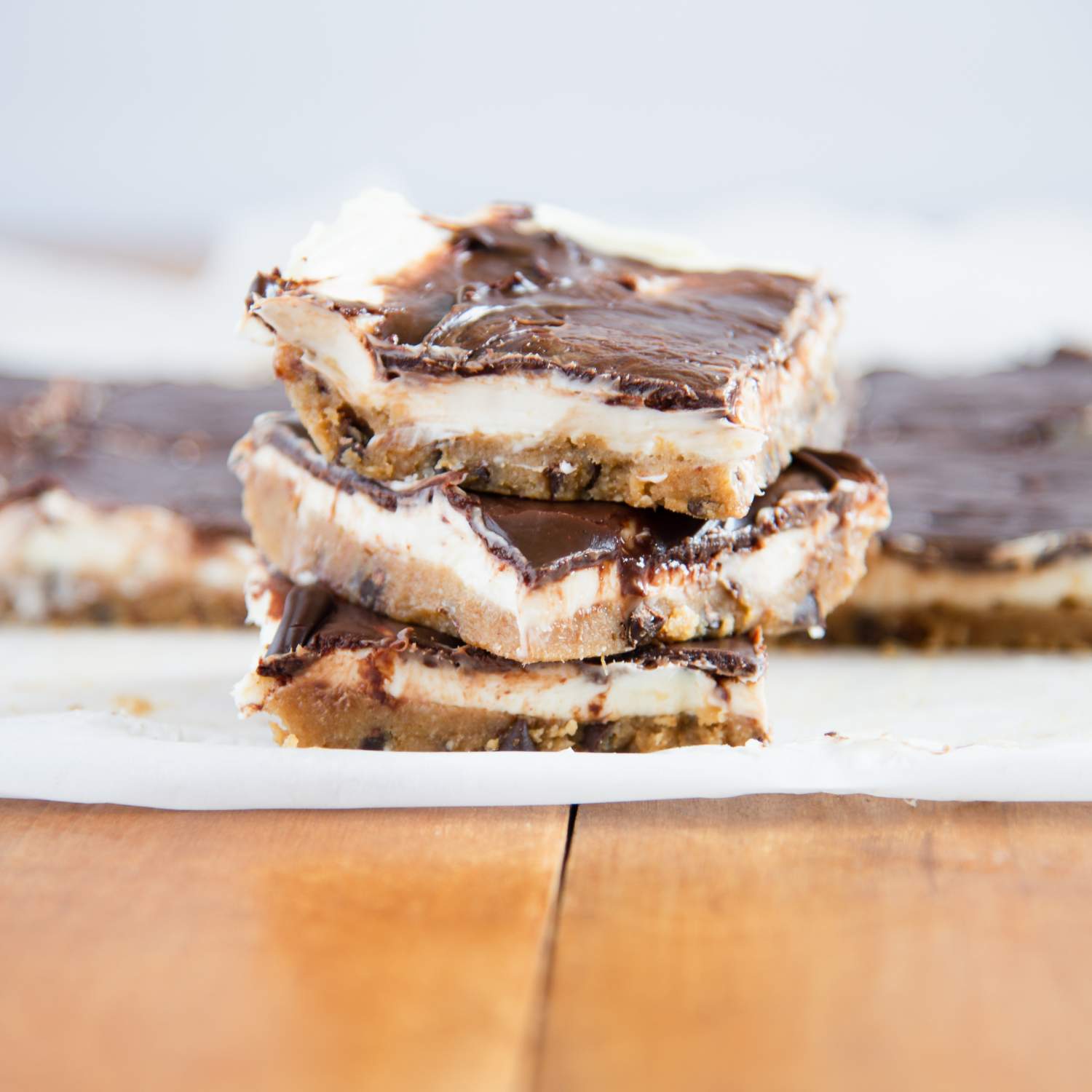 healthy no-bake cheesecake bars featured image