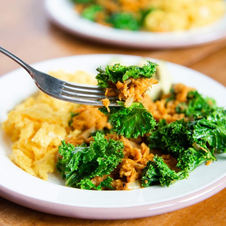 Kale and sweet potato breakfast hash