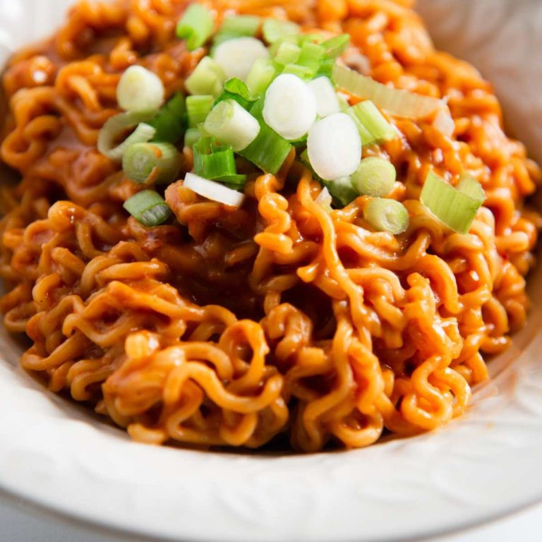 Spicy peanut ramen | Thai-inspired recipe