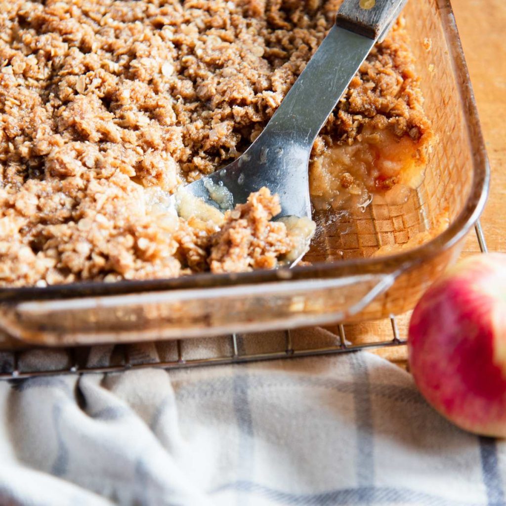 homemade apple crisp featured image