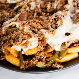 philly cheesesteak fries featured image