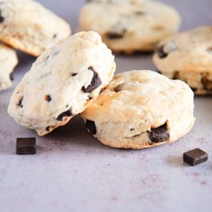 chocolate chunk biscuit featured image