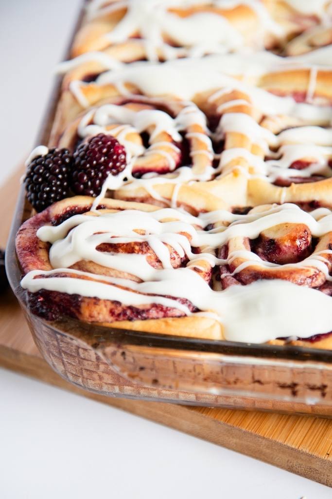 a pan of blackberry sweet rolls