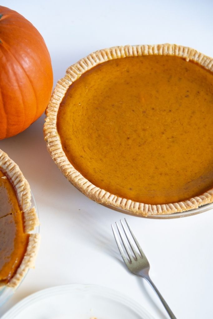 a close up of a pumpkin pie