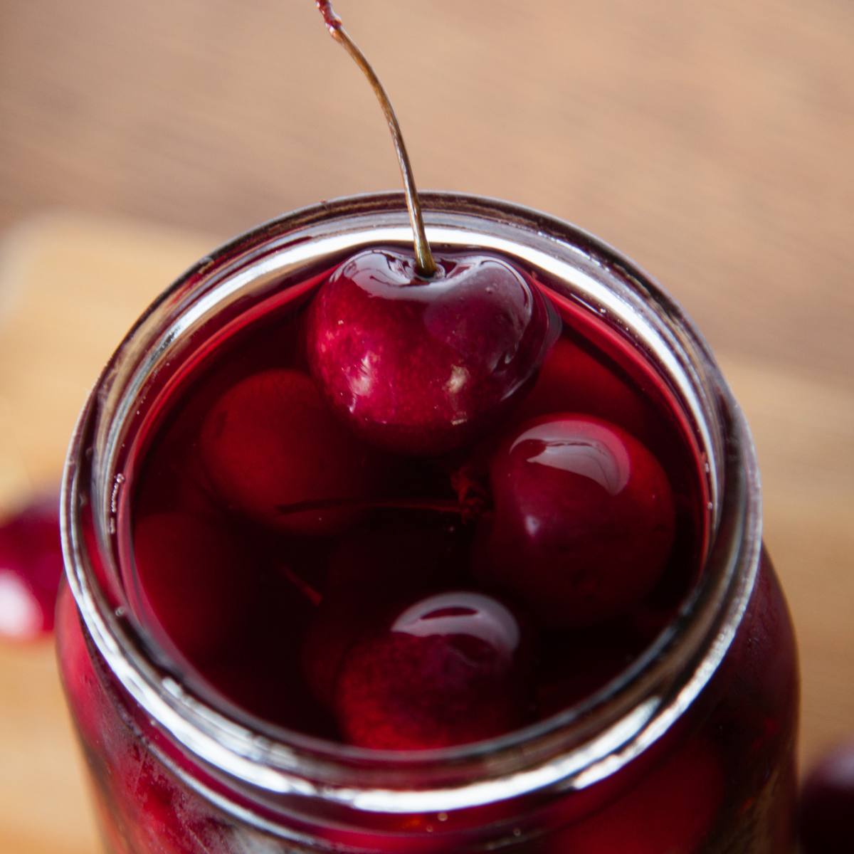 Easy Pickled Cherries Recipe (refrigerator pickled cherries)